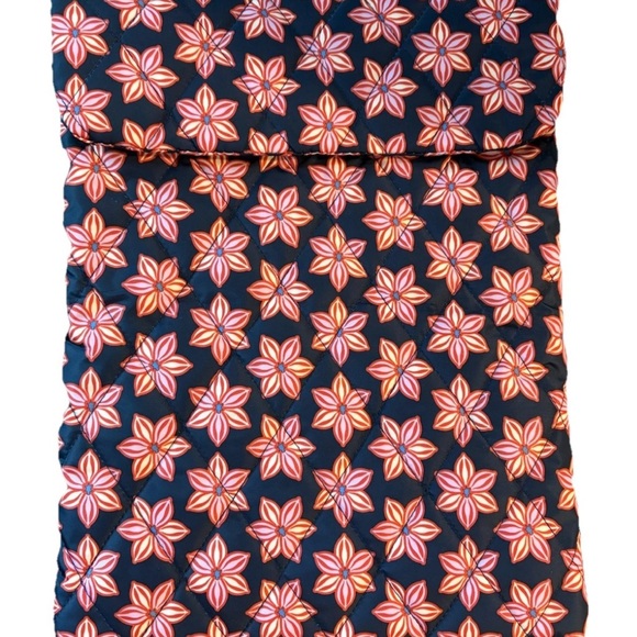 Vera Bradley Women's Large Tech Sleeve NWT Flower Burst Ultralight Quilted - Picture 1 of 6